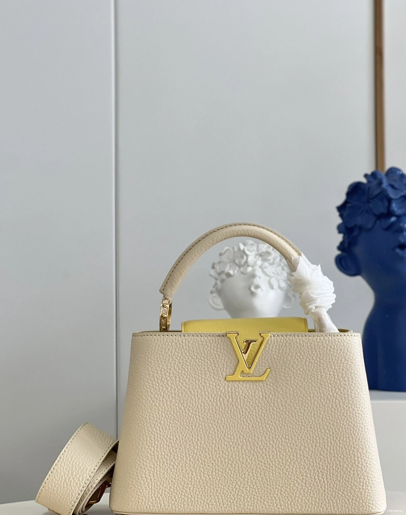 CAPUCINES LOUIS VUITTON BB 0819